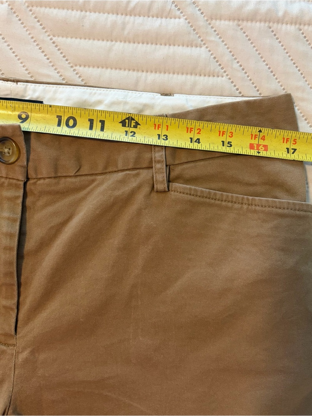 LANDS' END Women's Tan Chino Shorts
Size 10 - Picture 4 of 8